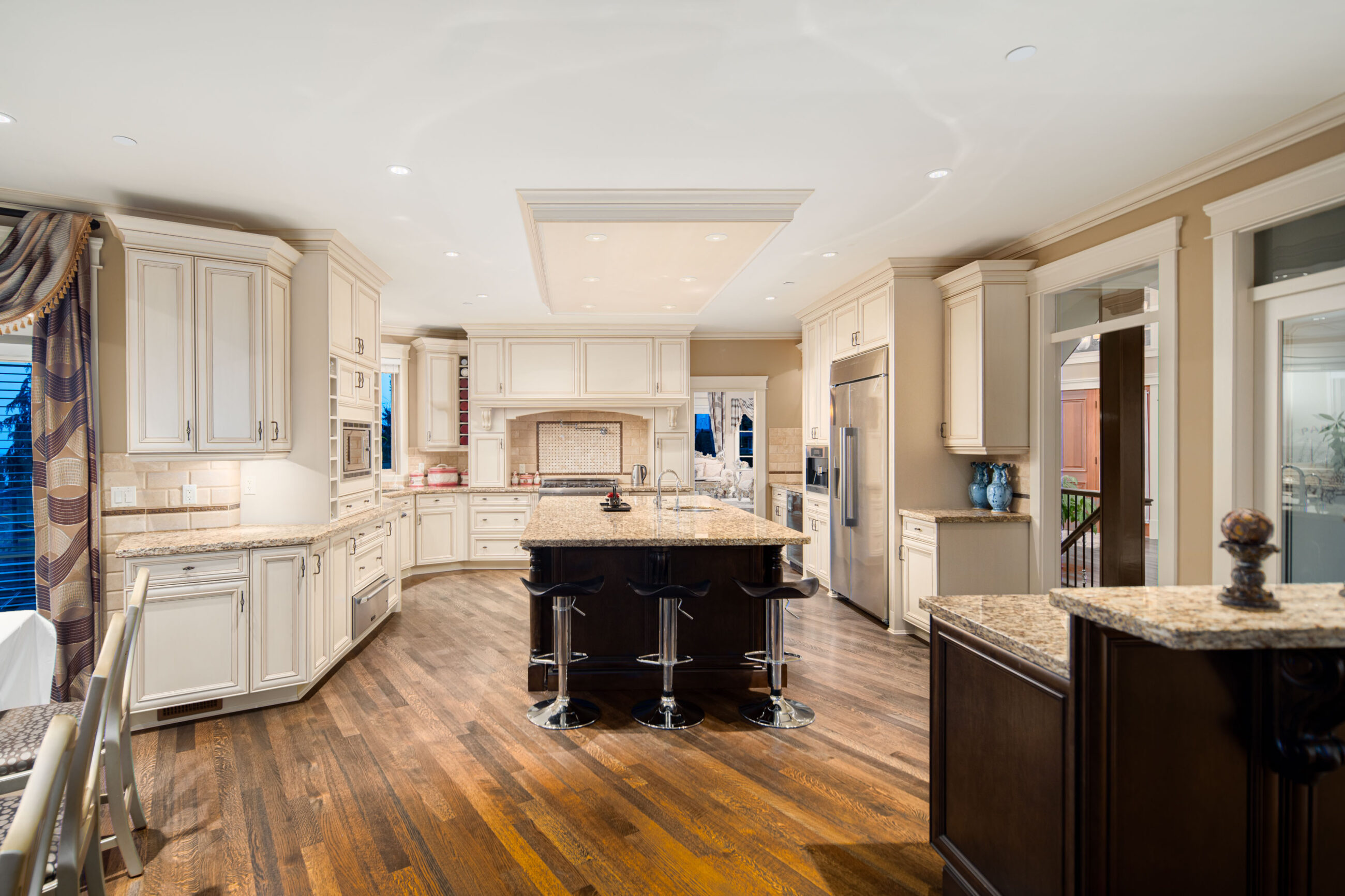 SPECTACULAR CLASSIC BRITISH PROPERTIES RESIDENCE - 620 St. Andrews Road, West Vancouver